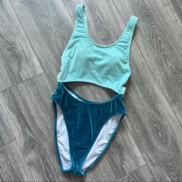 Pink Victoria’s Secret Two toned blue Velvet cutout one piece swim suit size S - Picture 4 of 13